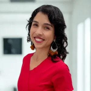 Pía Céspedes - Matrona - Clínica CER